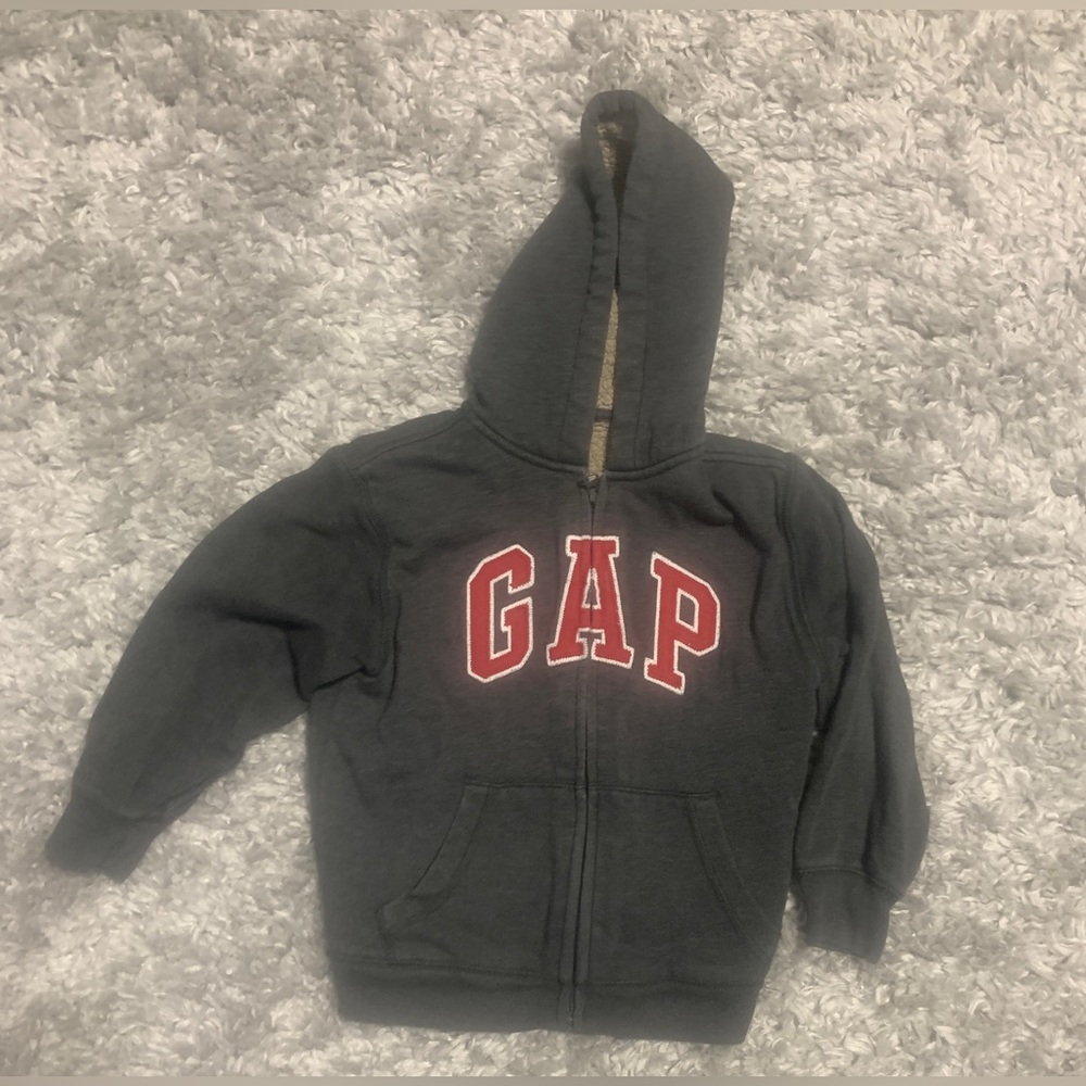 Size 6- lot of 5 boy’s hoodies and tops